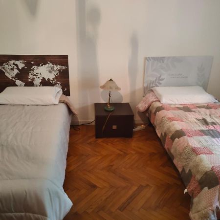Casa - House Xavier Una Casa Famigliare , Dame Entra Solo Chi A Un Bel Cuore , Non'E Il L'Intero Alloggio Solo Stanze E Bagno Apartment Торино Екстериор снимка