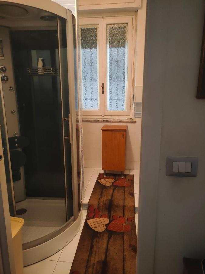 Casa - House Xavier Una Casa Famigliare , Dame Entra Solo Chi A Un Bel Cuore , Non'E Il L'Intero Alloggio Solo Stanze E Bagno Apartment Торино Екстериор снимка