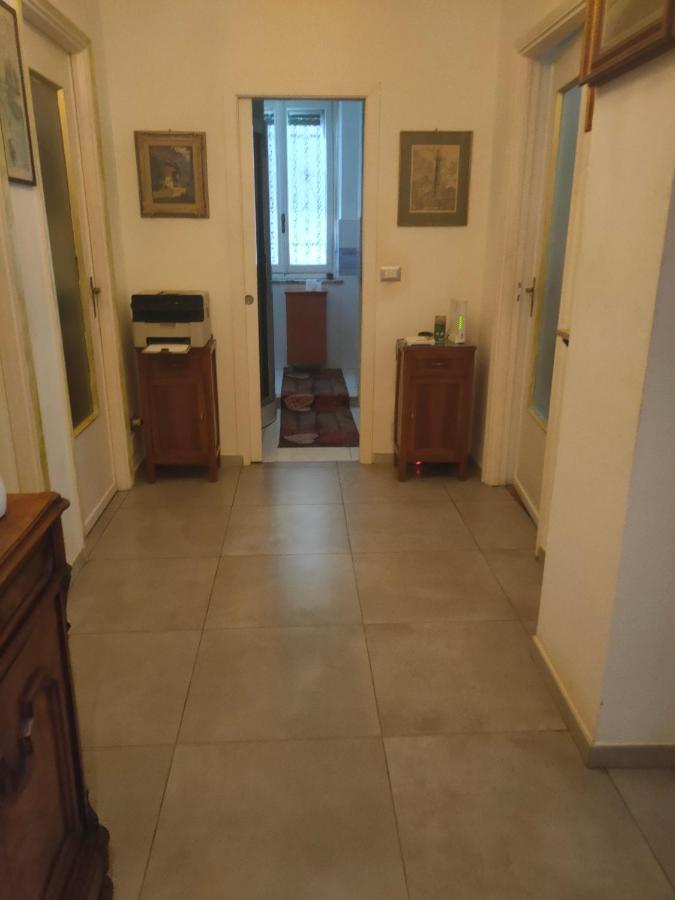 Casa - House Xavier Una Casa Famigliare , Dame Entra Solo Chi A Un Bel Cuore , Non'E Il L'Intero Alloggio Solo Stanze E Bagno Apartment Торино Екстериор снимка