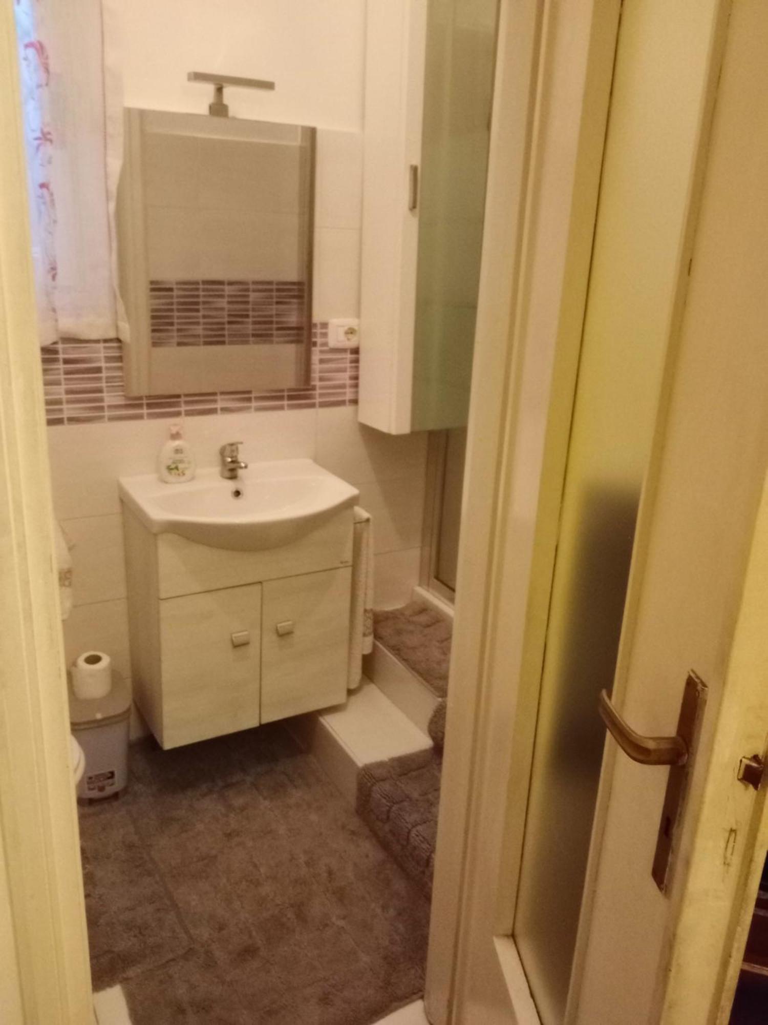 Casa - House Xavier Una Casa Famigliare , Dame Entra Solo Chi A Un Bel Cuore , Non'E Il L'Intero Alloggio Solo Stanze E Bagno Apartment Торино Екстериор снимка