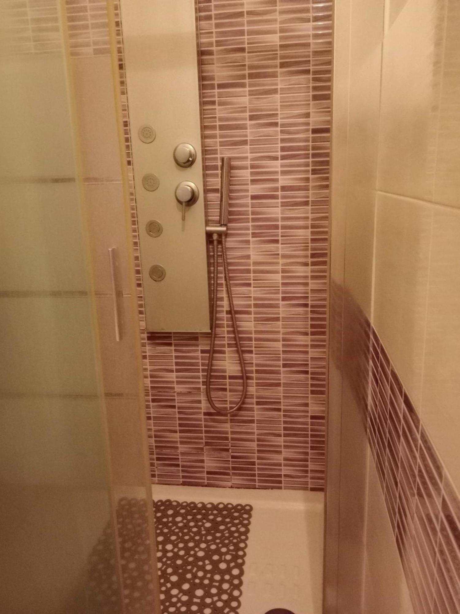 Casa - House Xavier Una Casa Famigliare , Dame Entra Solo Chi A Un Bel Cuore , Non'E Il L'Intero Alloggio Solo Stanze E Bagno Apartment Торино Екстериор снимка